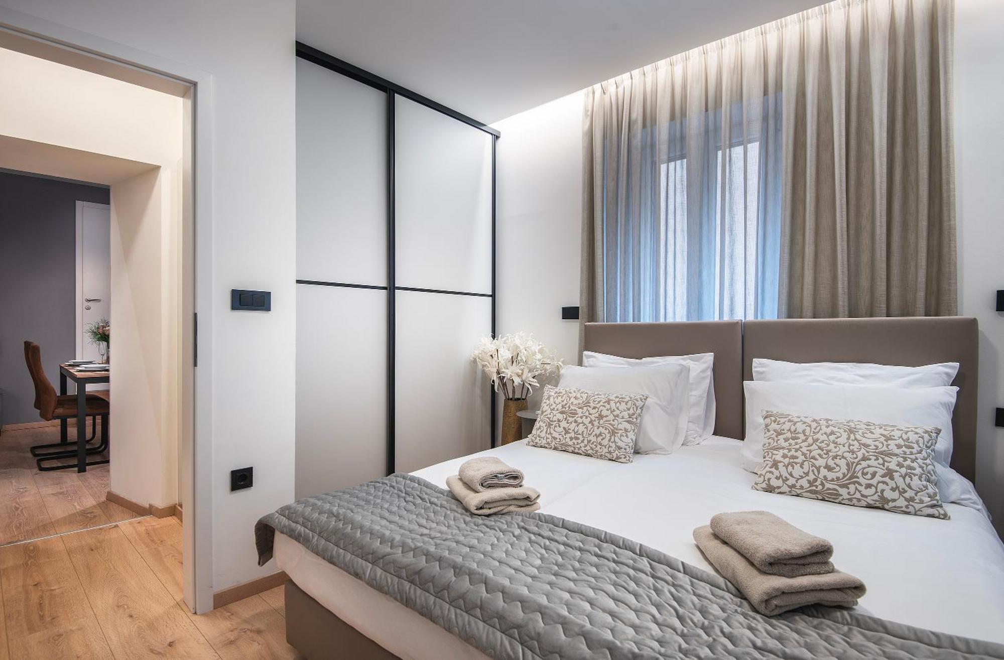 Arta Apartments City Center - With Private Parking Pula Bagian luar foto